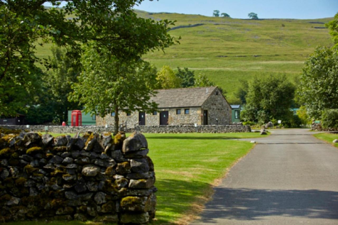 Littondale Country & Leisure Park Villa Skipton Exterior photo